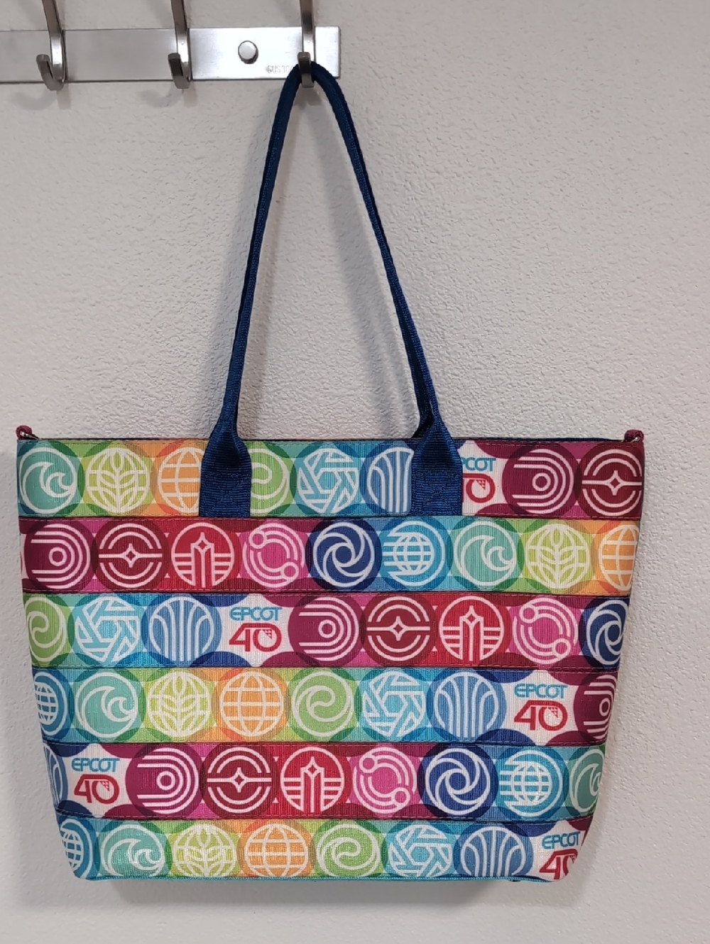 Harveys Medium Streamline Tote Like New